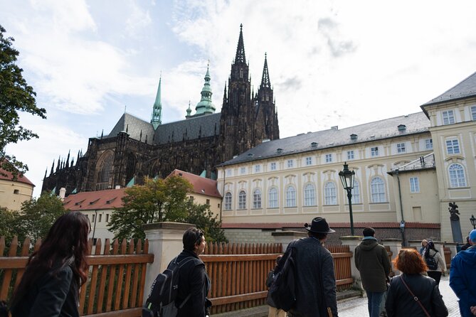 Prague: Castle Entry Ticket with Guide and River Cruise - Practical Aspects and Group Size