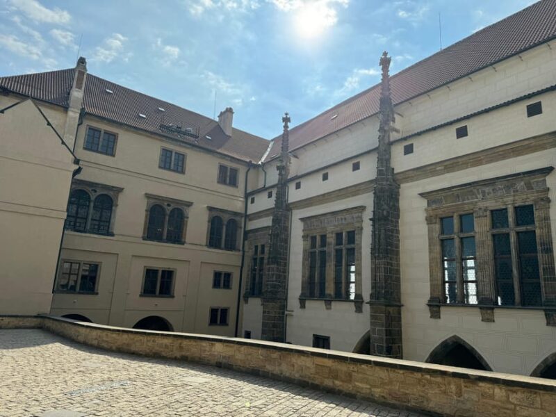 Prague Castle Interiors and Guards Ceremony Tour - Accessibility and Group Size Advantages