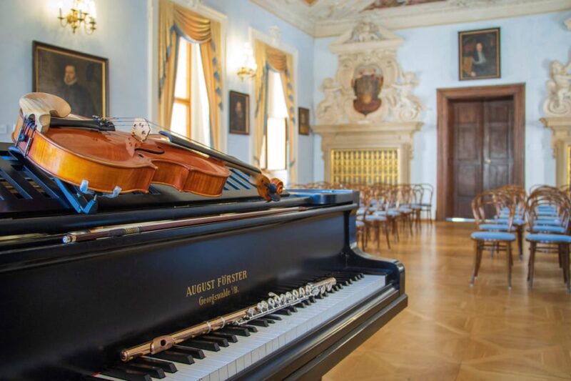 Prague Castle: Midday Classical Concert at Lobkowicz Palace - Convenience and Accessibility of the Meeting Point