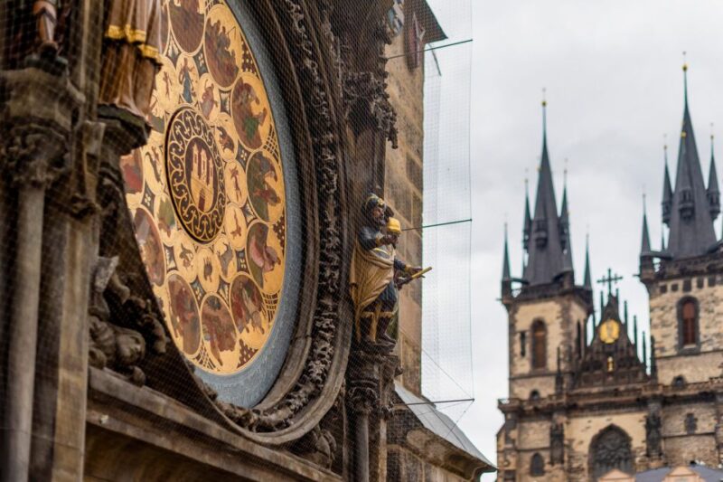 Prague: Castle, National Museum & Town Hall Tickets & Audio -  