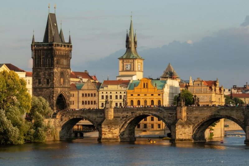 PRAGUE CASTLE: PRIVATE FAIRYTALE WALKING TOUR - The Old Royal Palace and Wladislav Hall
