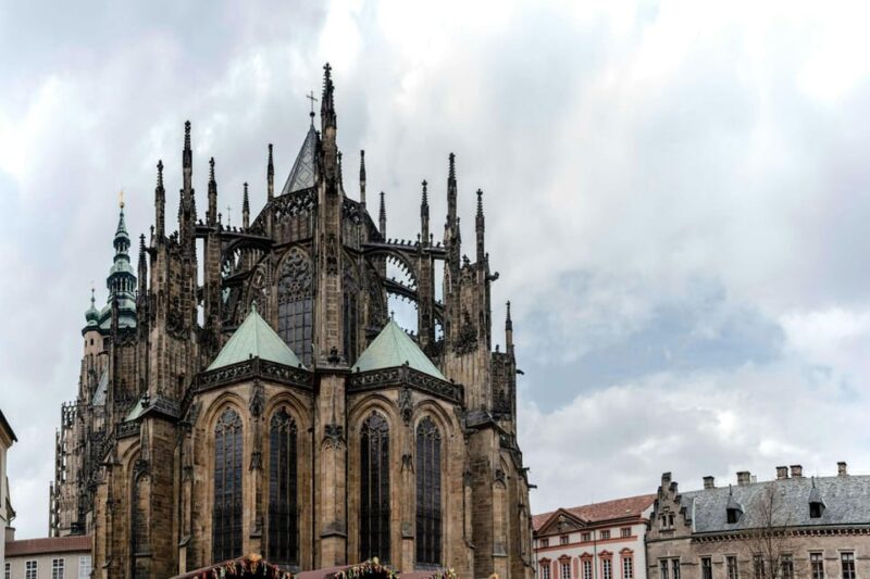PRAGUE CASTLE: PRIVATE FAIRYTALE WALKING TOUR - Discovering Golden Lane and Fairy Tale Houses