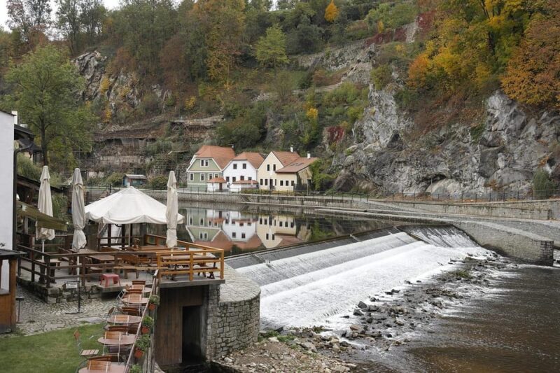 Prague: Cesky Krumlov Private Day Trip with a Local - How the Tour Starts and Ends in Prague