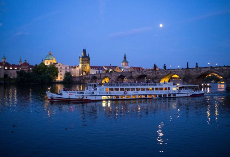 Prague: City Tour and Dinner Cruise with Hotel Pickup - The Atmosphere and Service Quality Aboard