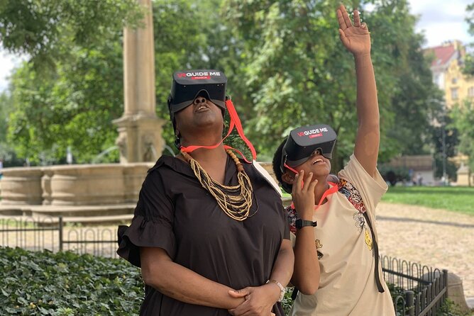 Prague City Tour with Virtual Reality - From Prague Castle to the Dancing House