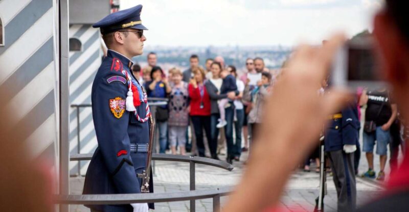 Prague City Tour with Vltava River Cruise - Highlights: Iconic Landmarks and Scenic Views