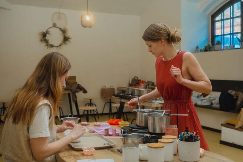 Prague: Coconut candle workshop - The Self-Guided, Relaxed Workshop Format