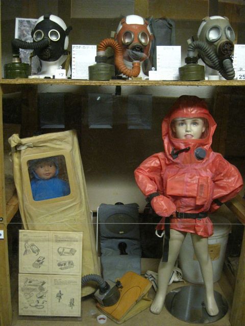 Prague: Communism History and Nuclear Bunker Guided Tour - Guide Quality and Visitor Feedback