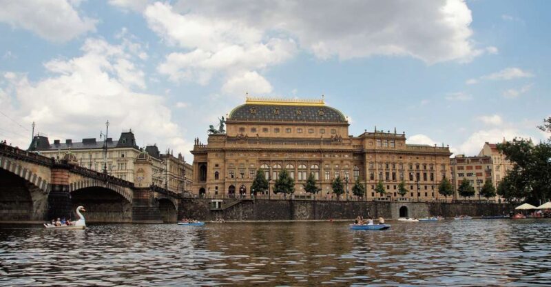 Prague Complete Tour in Spanish & Lunch, Tickets - Inside and Outside of Prague Castle