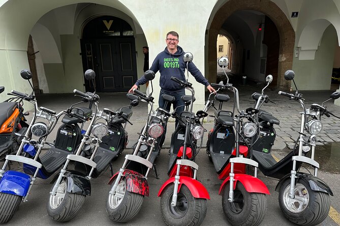 Prague E-Scooter Adventure: Fun & Easy Sightseeing 3Hours Tour - Key Points