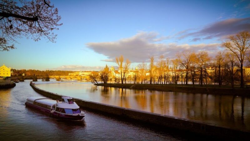 Prague: Evening Vltava River Eco Cruise with Prosecco - What’s Included and How to Enhance Your Experience