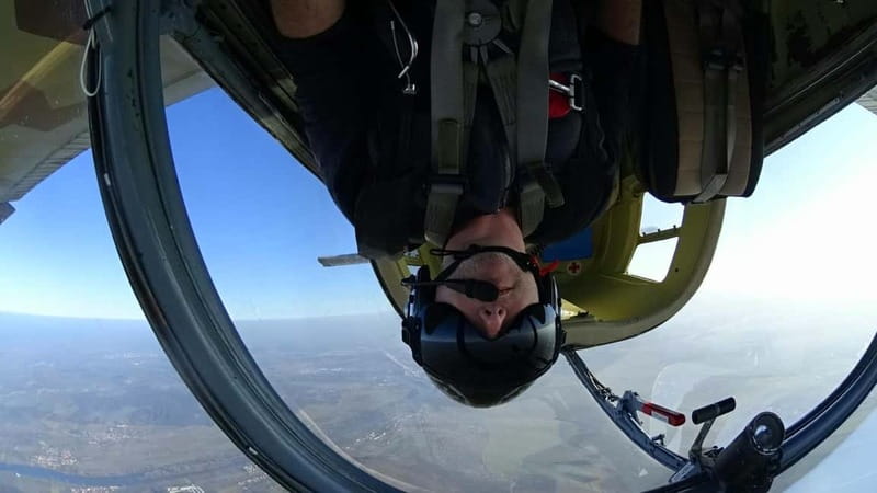 Prague: Ex-Military Trainer Flight Experience - Booking and Cancellation Policies