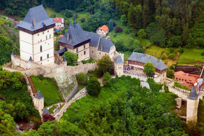 Prague: Fairytale Karlstejn Castle in Retro-Style Car - Who Will Appreciate This Tour Most?