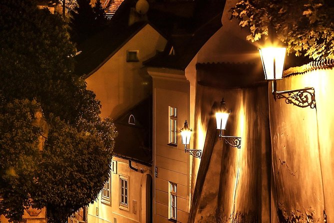Prague Fairytale Tour: Old Town And Castle private tour - Who Should Consider This Tour