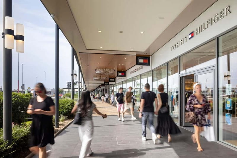 Prague: Fashion Arena Prague Outlet Half-Day Shopping Tour - Central Location at Fashion Arena Prague Outlet