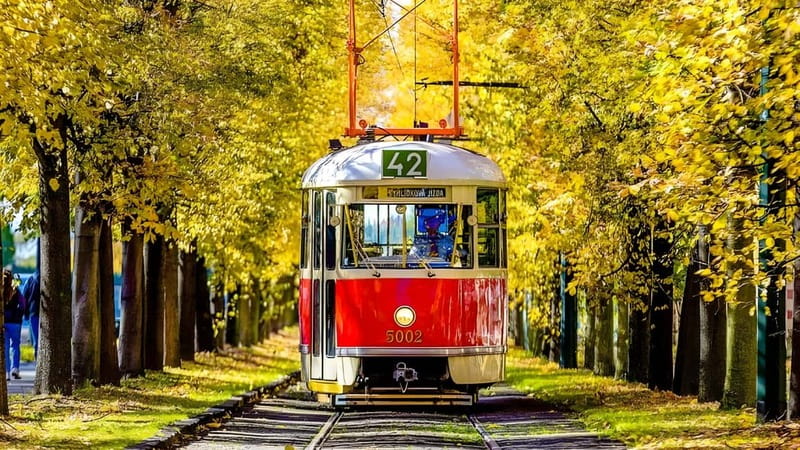 Prague: Full-Day Guided Tour of Prague in a Small-Group - Crossing the Iconic Charles Bridge and Visiting Kampa Island