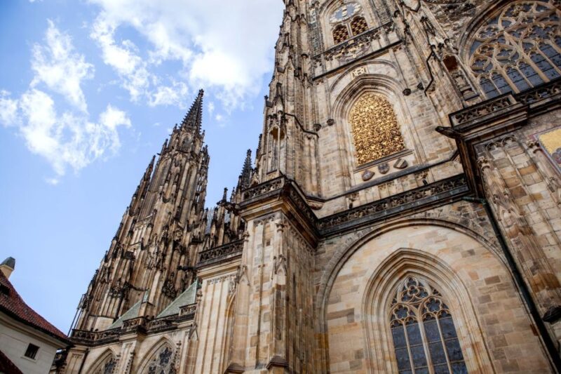 Prague: Full-Day Sightseeing Tour with Cruise and Lunch - Practicalities and Accessibility