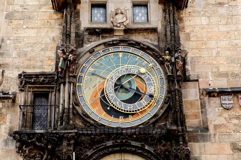 Prague: Full-Day Sightseeing Tour with Cruise and Lunch - Guides: Knowledge, Friendliness, and Local Insights