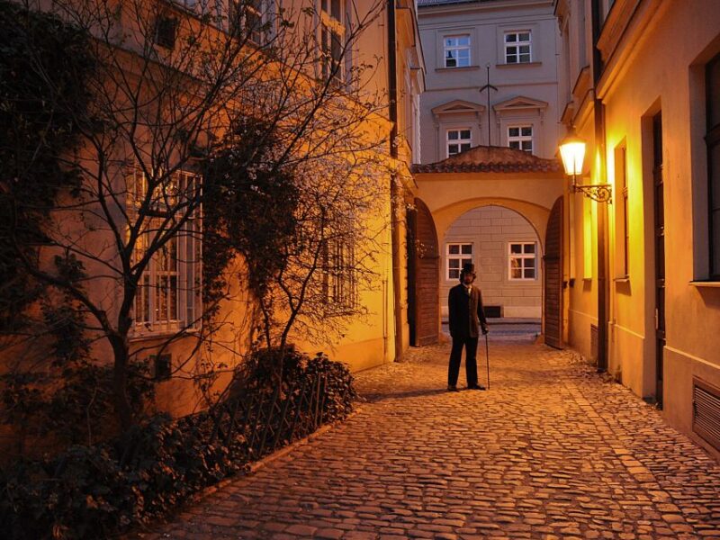 Prague: Ghost Tour - The Architectural and Historical Significance of the Stops