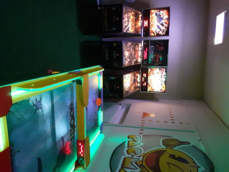 Prague: Glow Golf Mini Golf Game by UV Light - Exciting Mini Golf in Prague’s Downtown with UV Lights and Glow Murals