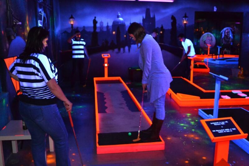 Prague: Glow Golf Mini Golf Game by UV Light - Equipment and Amenities for a Smooth Experience
