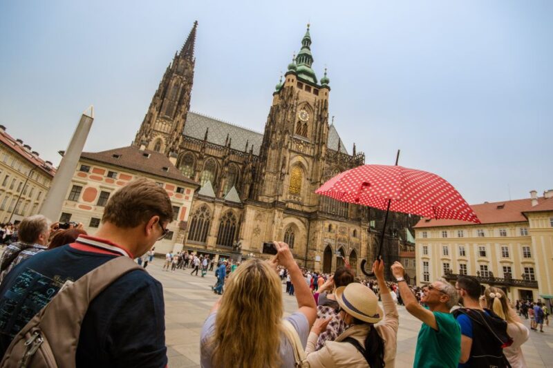 Prague: Guided Bus & Walking Tour with River Cruise & Lunch - The Itinerary in Detail