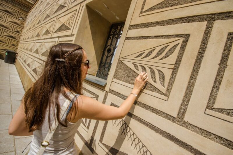 Prague: Guided Bus & Walking Tour with River Cruise & Lunch - Practical Logistics and Group Size