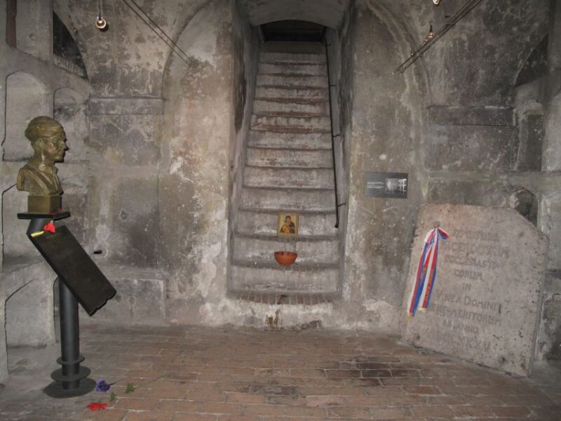 Prague: Guided Operation Anthropoid Tour with Lidice - Why This Tour Is a Strong Choice for History Buffs