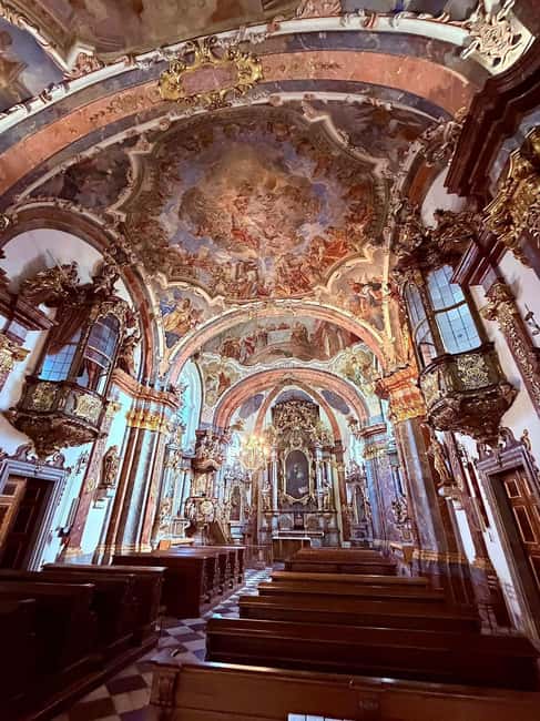 Prague Historical Highlights including Loreta Monastery tour - Explore Prague’s Fine Architectural Landmarks and Historic Sites