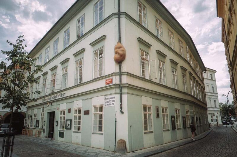 Prague: In the Footsteps of David erný Street Art Tour - The Experience’s Pacing and Accessibility