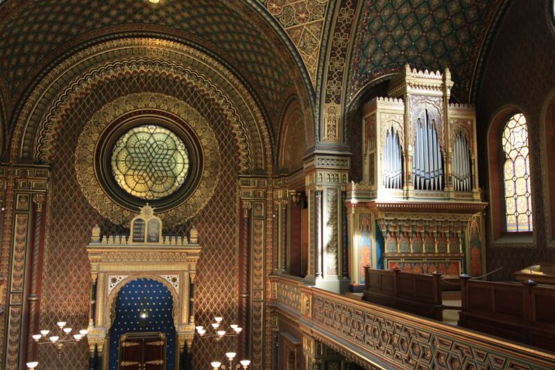 Prague: Jewish Quarter Premium Tour - Inside the 13th-Century Old-New Synagogue