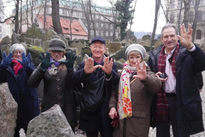 Prague Jewish Quarter Private tour - 3hours - Visiting the Old Jewish Cemetery: A Silent Testament