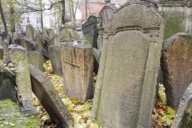 Prague Jewish Quarter Private tour - 3hours - The Jewish Town Hall and Pinkas Synagogue: Symbols of Resilience