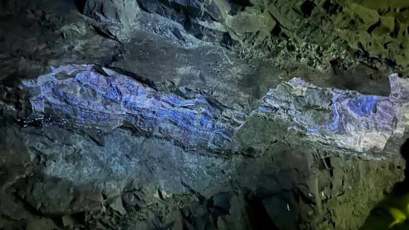 Prague: Jílové Gold Mine Tour: From Geology to Pyrotecnics - Practical Details on Meeting Points and Group Size