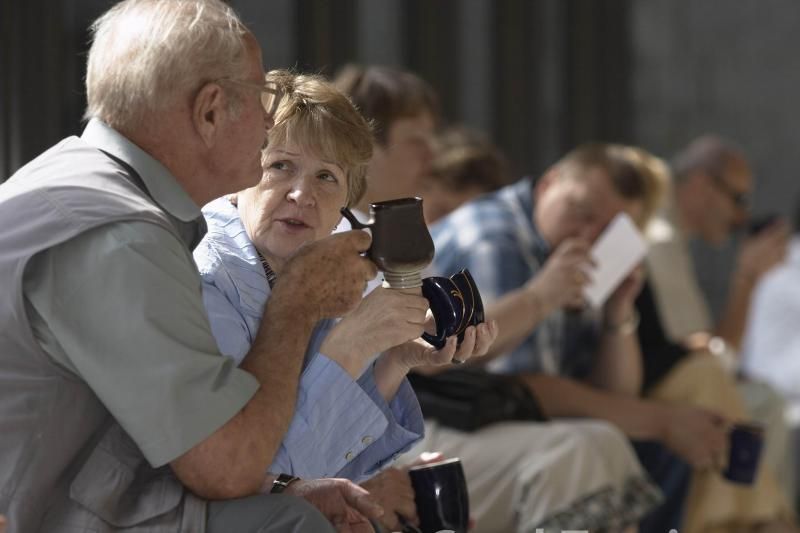 Prague: Karlovy Vary Tour with Lunch and Moser Museum Visit - Visiting the Moser Glass Museum and Shop