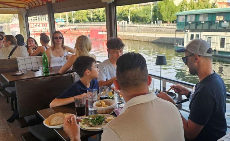 Prague: Lunch Cruise on the Vltava with 3-Course Menu - The 3-Course Menu: Delicious Food Choices