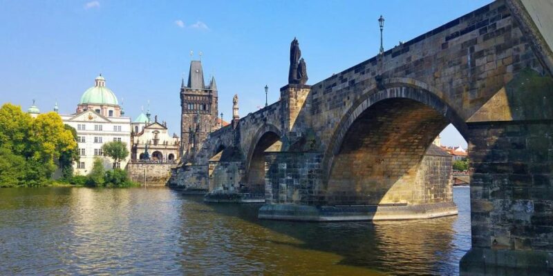 Prague: Lunch Cruise on Vltava River with open Buffet - Who Would Enjoy This Prague Lunch Cruise?