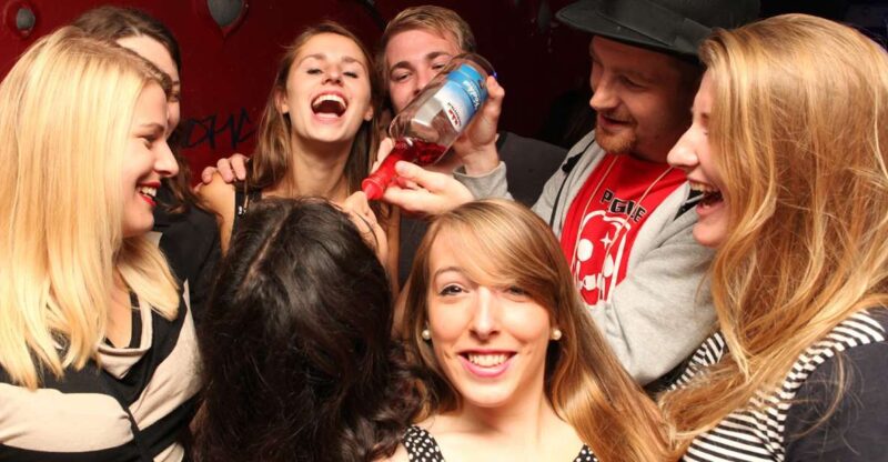 Prague: New Year's Eve Pub Crawl & Karlovy Lazne Club Entry - How the Tour Starts at the Discover Prague Tours Office