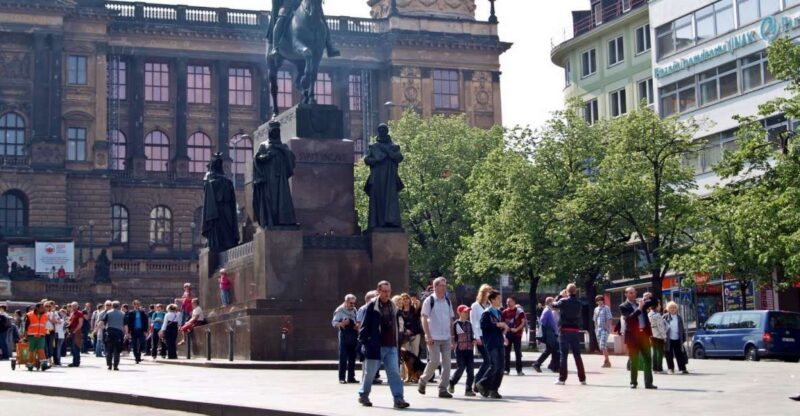 Prague: Old, New, and Jewish Towns Guided Walking Tour - The Tour Guide’s Style and Knowledge Level