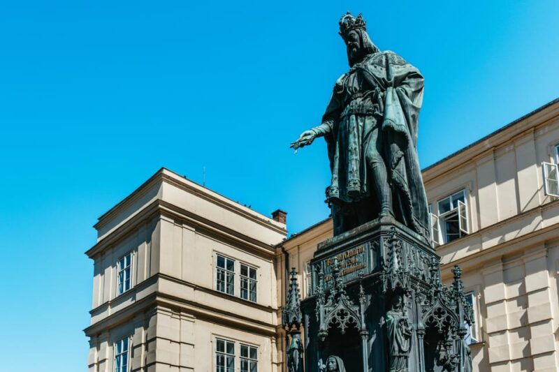 Prague: Old Town, Astronomical Clock and Underground Tour - Exploring Prague’s Old Town and Its Main Landmarks