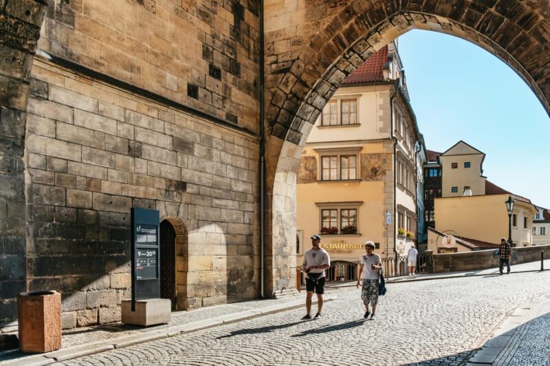 Prague: Old Town, Astronomical Clock and Underground Tour - The Astronomical Clock and Its Intricate Mechanisms