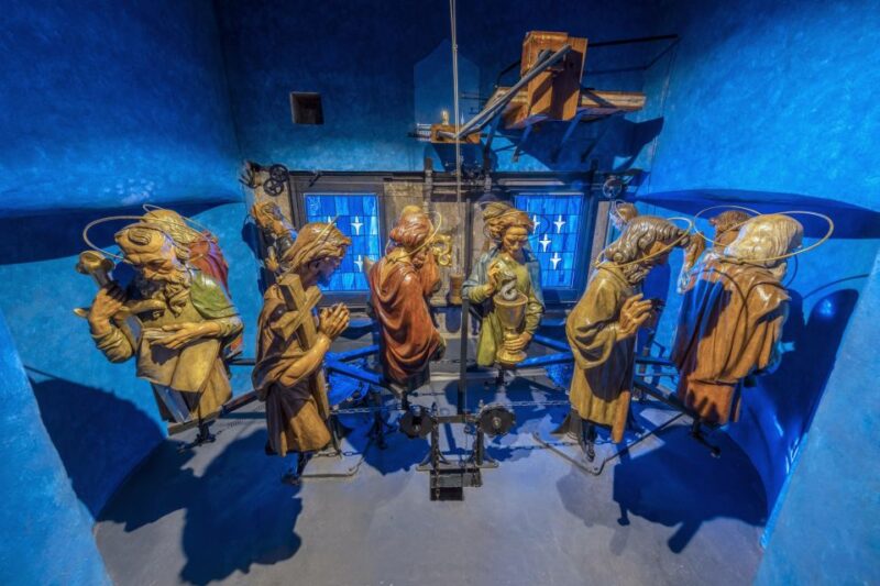 Prague: Old Town Hall Tower Entry Ticket - Climbing the Tower: Ramps, Stairs, and Accessibility