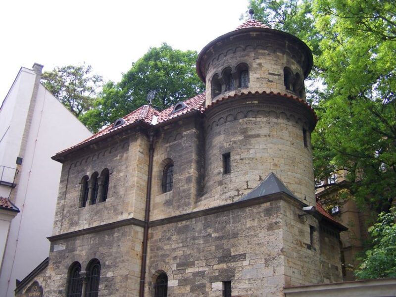 Prague: Old Town, Jewish Quarter & Astro Clock Walking Tour - Key Points