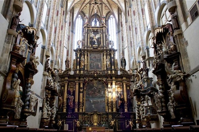 Prague Old Town New Town and Jewish Quarter Morning Tour - Exploring the House of the Black Madonna’s Architectural Style