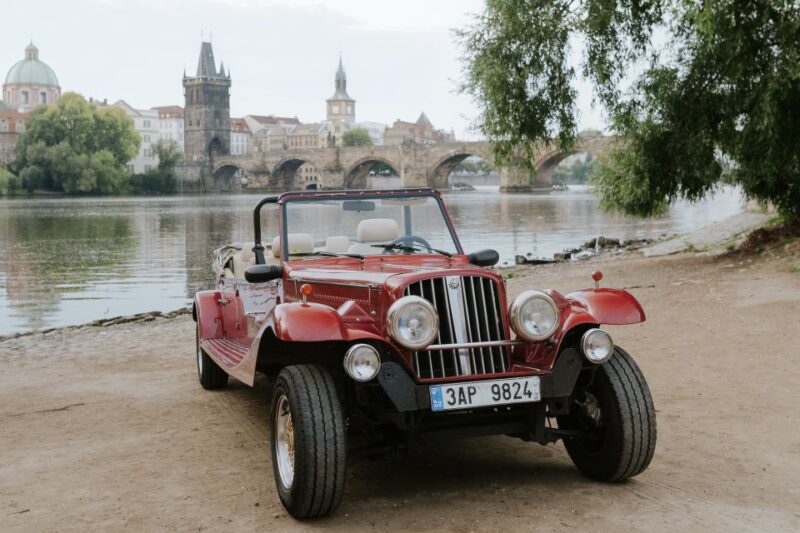 Prague: Old Town Private Vintage Car Tour - Customization and Flexibility During the Tour