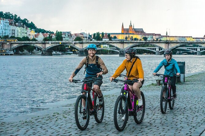 Prague on E-Bike: Explore Greater Downtown Parks & Epic Views - Enjoying Letna Park and a Local Beer Garden