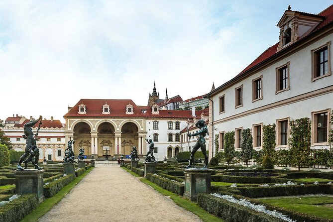 Prague Photoshoot for Couples, Betrothed, Family & Friends - The Review Highlights: High Satisfaction and Stunning Photos