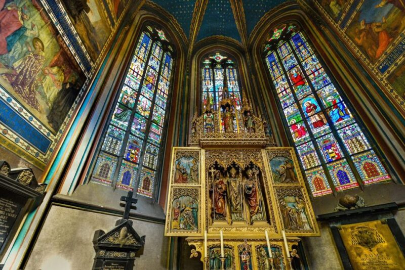 Prague: Prague Castle and Lobkowicz Palace Entry Tickets - Practical Details: Pacing, Crowd Levels, and Tips