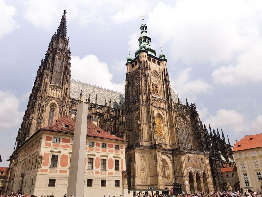 Prague: Prague Castle Complex Smartphone Audio Guide - Navigating the Prague Castle Complex with an Interactive Map