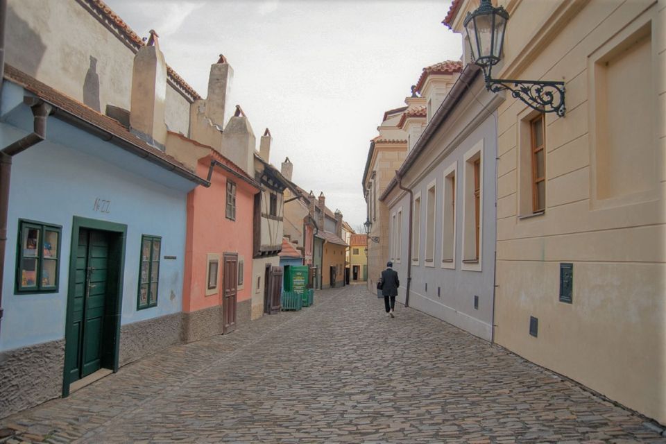 Prague: Prague Castle Complex Smartphone Audio Guide - Comparing This Tour to Other Options